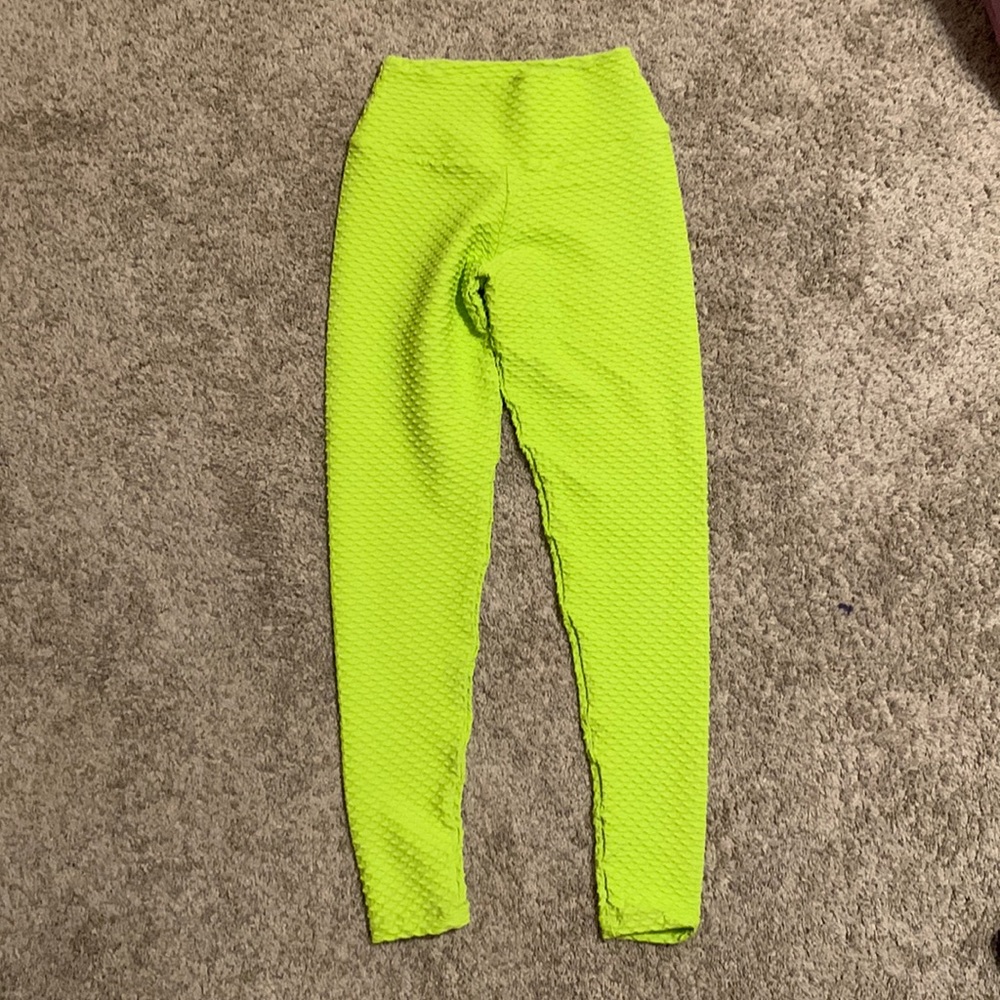 Never before worn Citrus colored Booty by Brabants Croco leggings